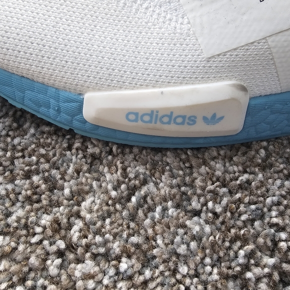 Adidas NMD_R1 V2 Runners, White and light blue. Men's 7 Women's 8 per size chart - Picture 4 of 7